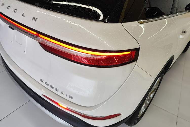 Used Lincoln Corsair 2020 2.0T Two-Wheel Drive Luxury Edition Right Rear Taillight
