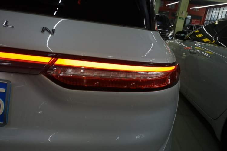 Used Lincoln Corsair 2020 2.0T Two-Wheel Drive Luxury Edition Right Rear Taillight