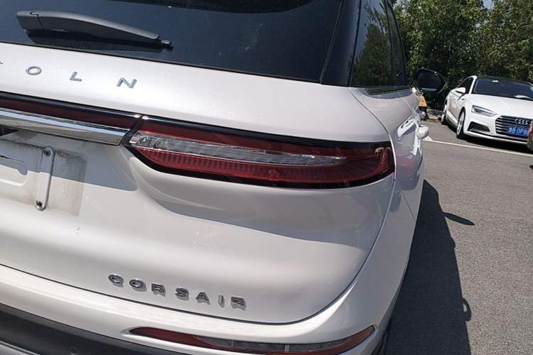 Used Lincoln Corsair 2020 2.0T Two-Wheel Drive Luxury Edition Right Rear Taillight