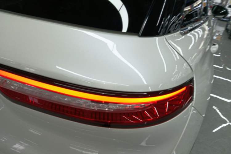 Used Lincoln Corsair 2020 2.0T Four-Wheel Drive Prestige Edition Right Rear Taillight