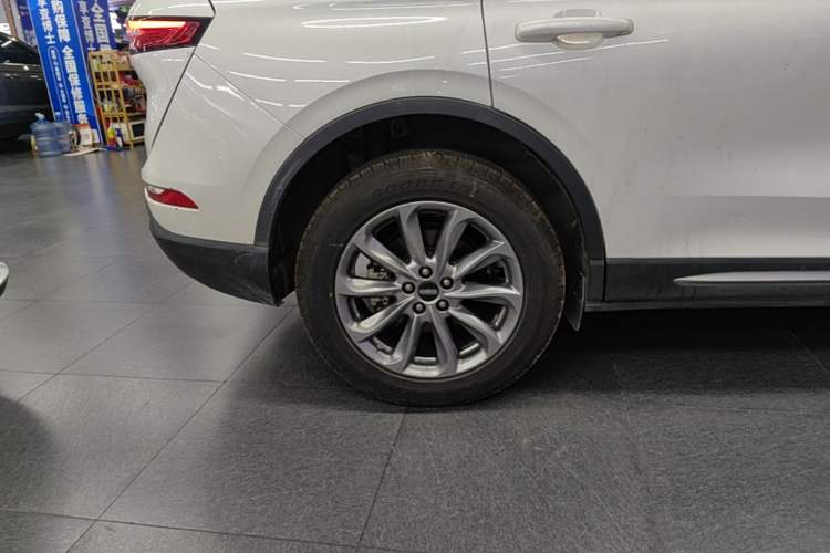 Used Lincoln Corsair 2020 2.0T Two-Wheel Drive Luxury Edition Right Rear Wheel Hub