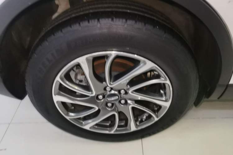 Used Lincoln Corsair 2020 2.0T Two-Wheel Drive Luxury Edition Right Rear Wheel Hub