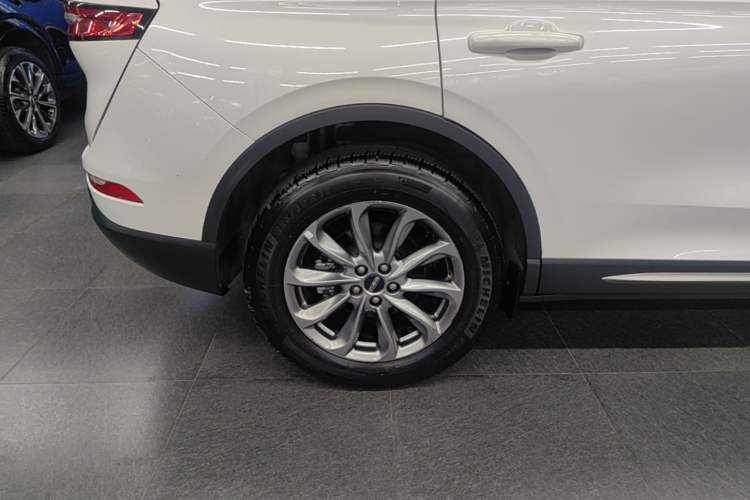 Used Lincoln Corsair 2020 2.0T Two-Wheel Drive Luxury Edition Right Rear Wheel Hub