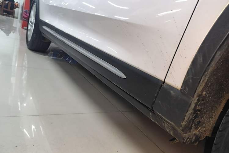 Used Lincoln Corsair 2020 2.0T Two-Wheel Drive Zunyue Edition Right Side Sill