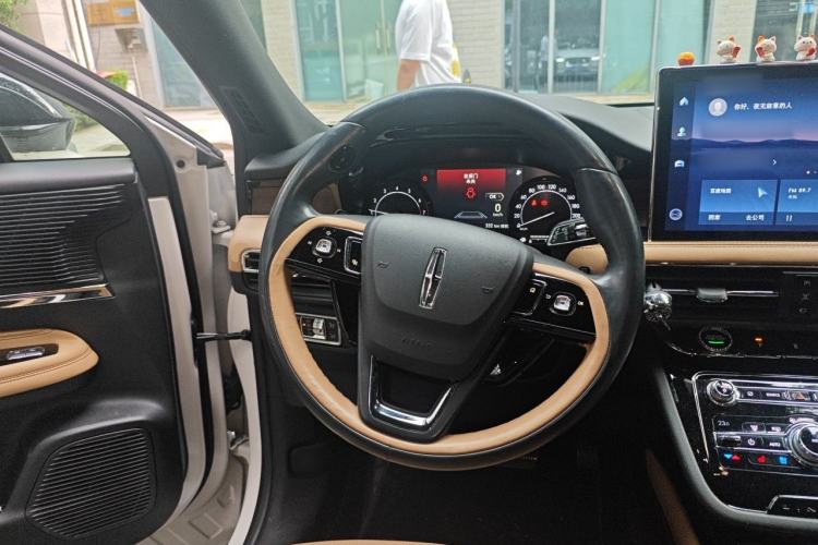 Used Lincoln Corsair 2020 2.0T Two-Wheel Drive Luxury Edition Steering Wheel