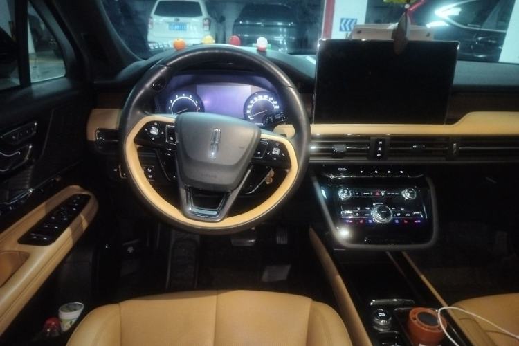 Used Lincoln Corsair 2020 2.0T Two-Wheel Drive Luxury Edition Steering Wheel
