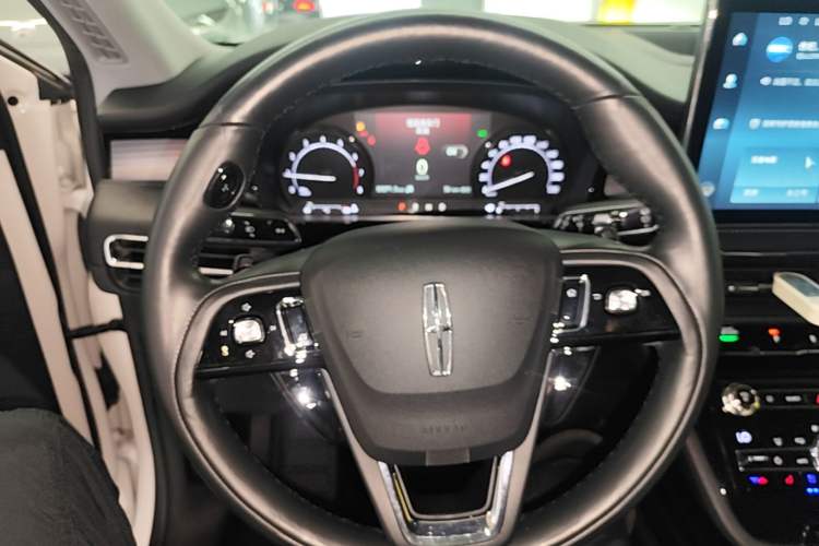 Used Lincoln Corsair 2020 2.0T Two-Wheel Drive Luxury Edition Steering Wheel