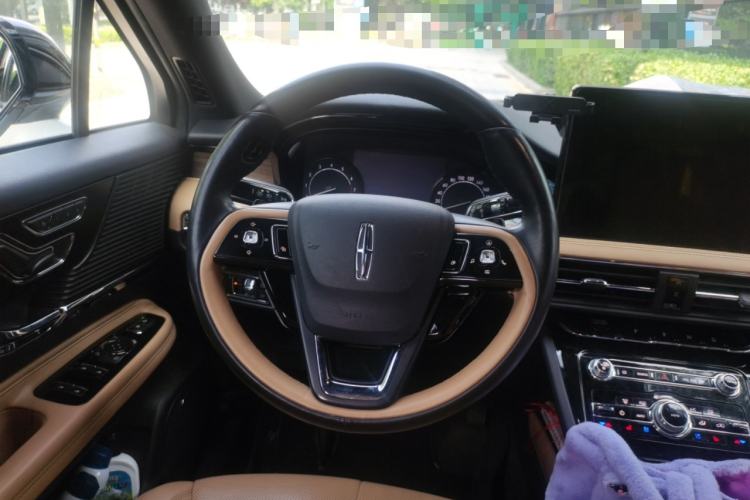 Used Lincoln Corsair 2020 2.0T Two-Wheel Drive Luxury Edition Steering Wheel