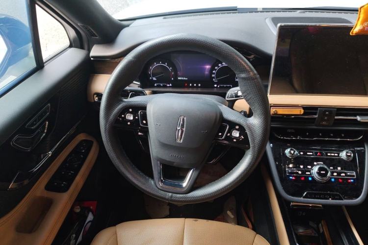Used Lincoln Corsair 2020 2.0T Two-Wheel Drive Luxury Edition Steering Wheel