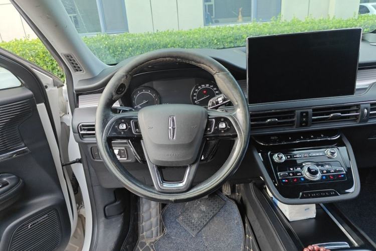 Used Lincoln Corsair 2020 2.0T Two-Wheel Drive Luxury Edition Steering Wheel