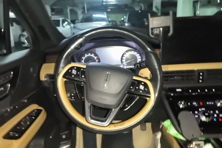 Used Lincoln Corsair 2020 2.0T Two-Wheel Drive Luxury Edition Steering Wheel
