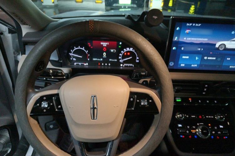 Used Lincoln Corsair 2020 2.0T Two-Wheel Drive Luxury Edition Steering Wheel