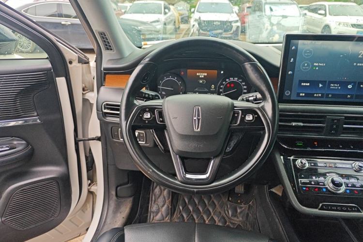 Used Lincoln Corsair 2020 2.0T Two-Wheel Drive Luxury Edition Steering Wheel