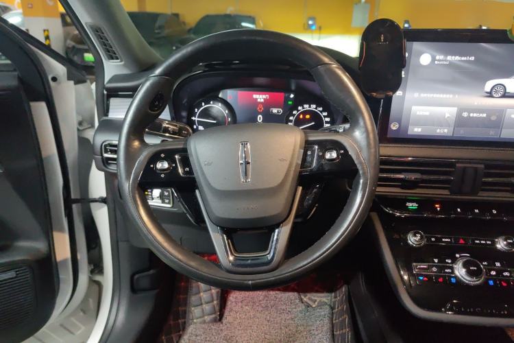 Used Lincoln Corsair 2020 2.0T Two-Wheel Drive Luxury Edition Steering Wheel