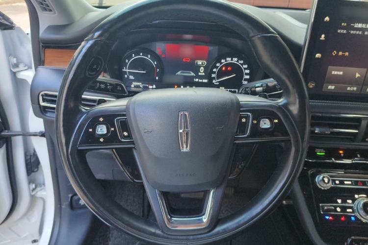 Used Lincoln Corsair 2020 2.0T Two-Wheel Drive Luxury Edition Steering Wheel