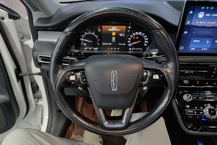 Used Lincoln Corsair 2020 2.0T Two-Wheel Drive Luxury Edition Steering Wheel