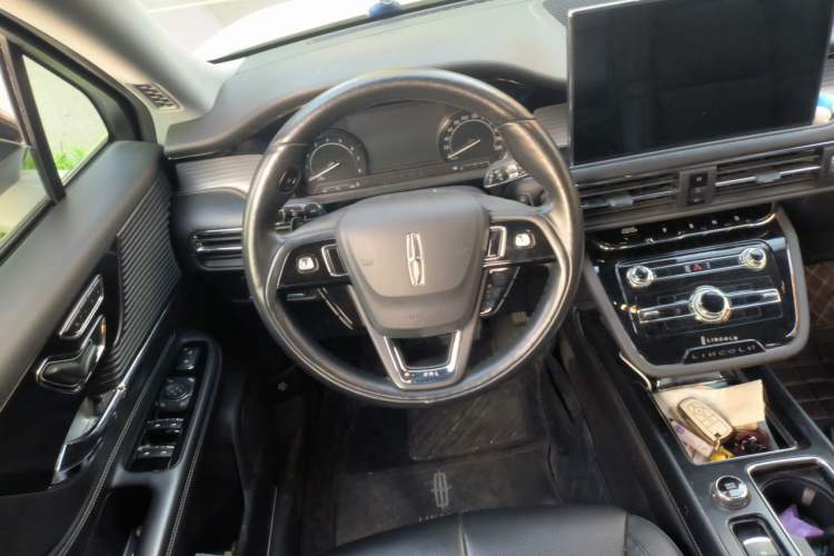 Used Lincoln Corsair 2020 2.0T Two-Wheel Drive Luxury Edition Steering Wheel