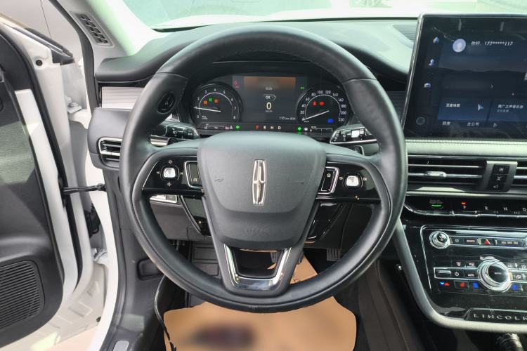 Used Lincoln Corsair 2020 2.0T Two-Wheel Drive Luxury Edition Steering Wheel