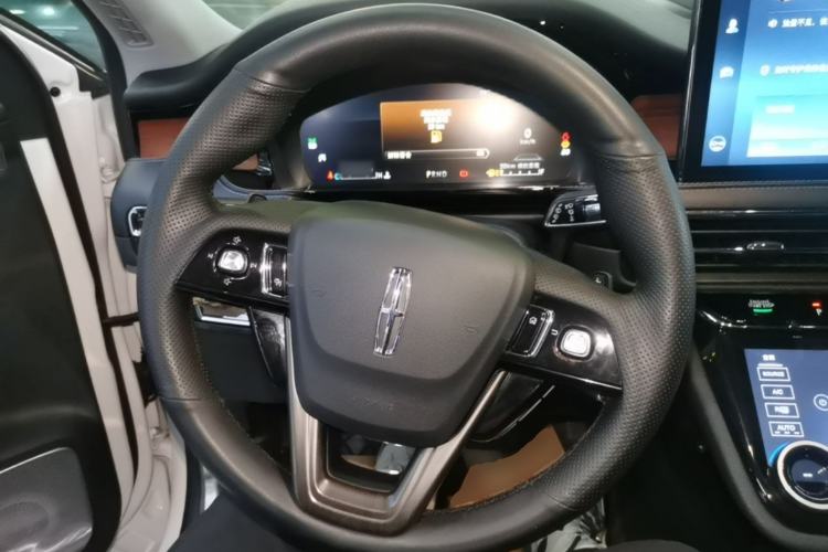Used Lincoln Corsair 2020 2.0T Two-Wheel Drive Luxury Edition Steering Wheel
