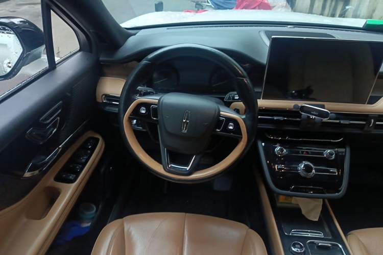 Used Lincoln Corsair 2020 2.0T Two-Wheel Drive Luxury Edition Steering Wheel