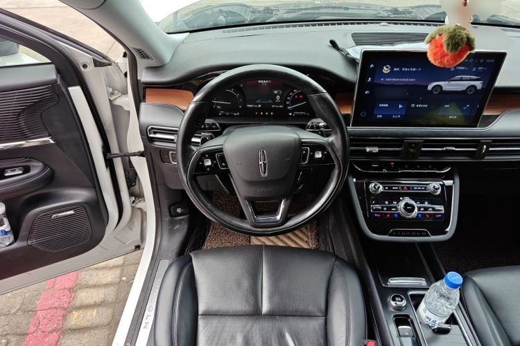 Used Lincoln Corsair 2020 2.0T Two-Wheel Drive Luxury Edition Steering Wheel