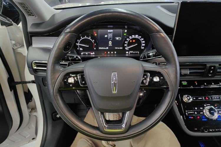 Used Lincoln Corsair 2020 2.0T Two-Wheel Drive Luxury Edition Steering Wheel