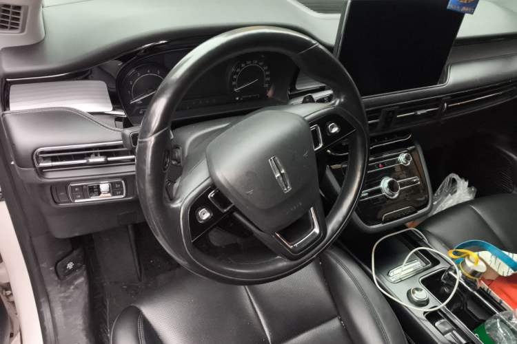 Used Lincoln Corsair 2020 2.0T Two-Wheel Drive Luxury Edition Steering Wheel