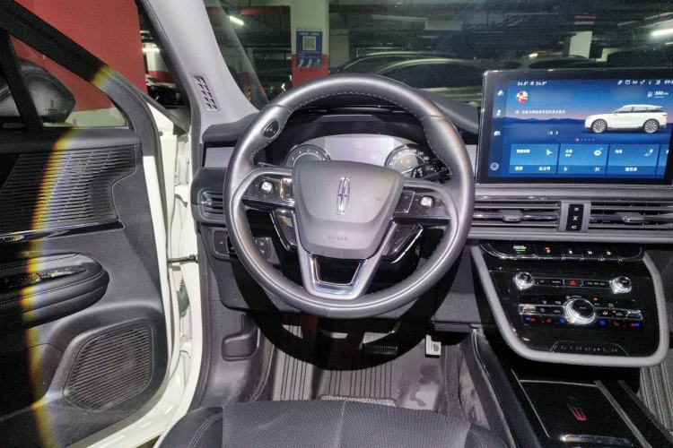 Used Lincoln Corsair 2020 2.0T Two-Wheel Drive Luxury Edition Steering Wheel