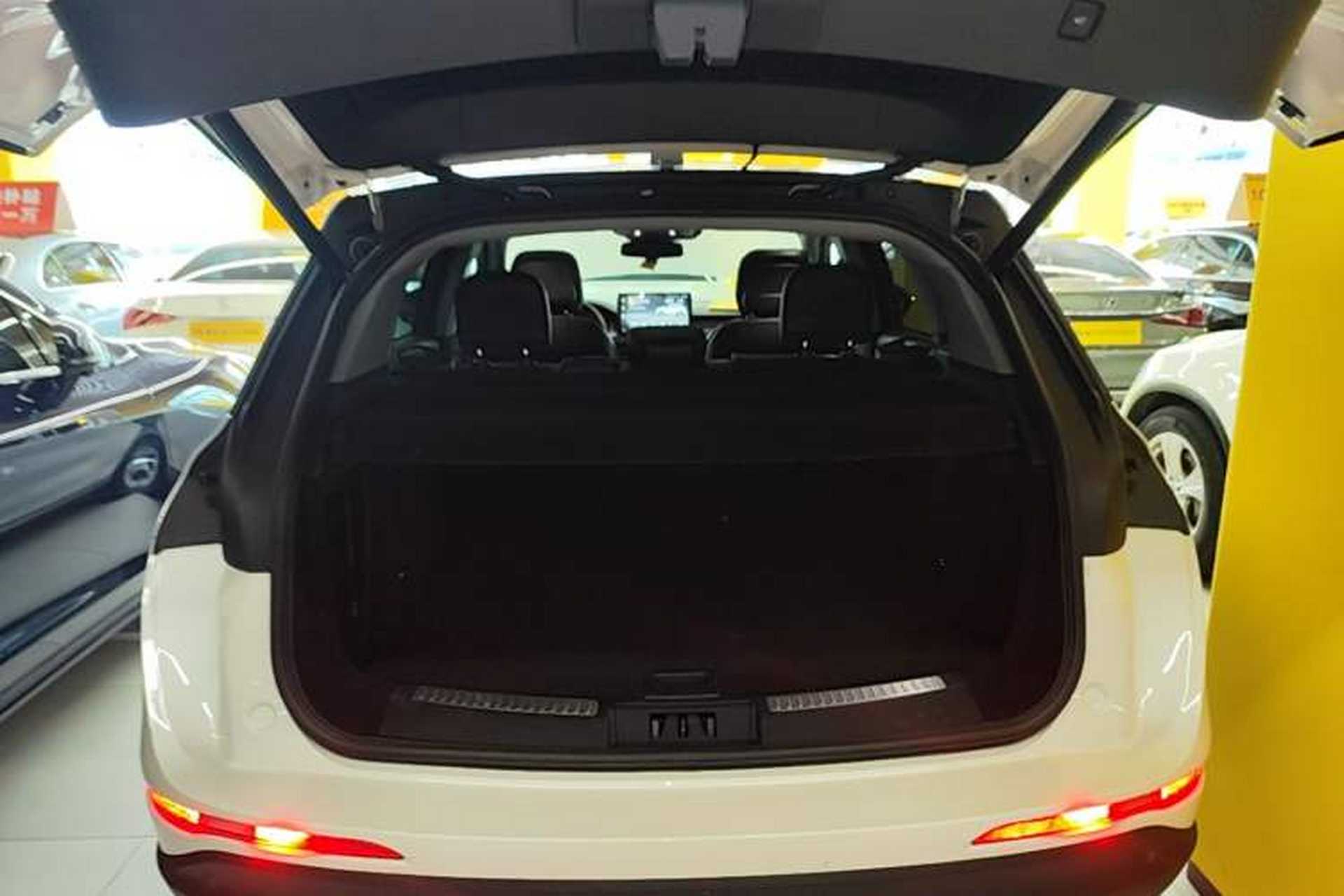 Used Lincoln Corsair 2020 2.0T Two-Wheel Drive Luxury Edition Trunk