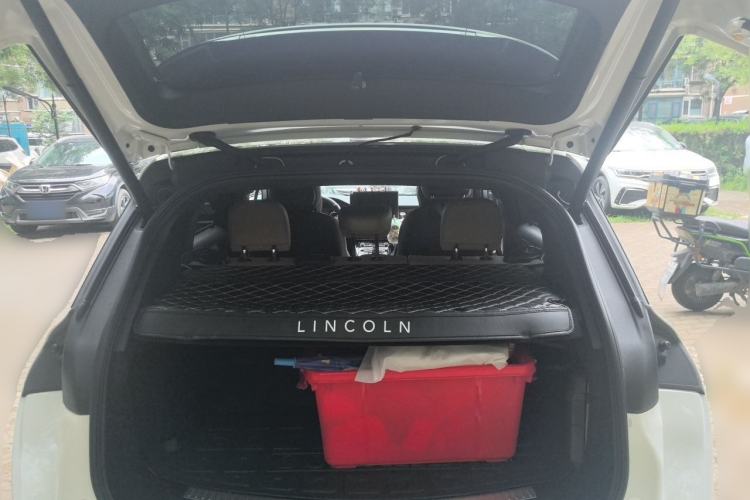 Used Lincoln Corsair 2020 2.0T Two-Wheel Drive Luxury Edition Trunk