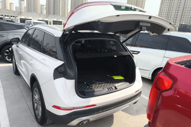 Used Lincoln Corsair 2020 2.0T Two-Wheel Drive Luxury Edition Trunk
