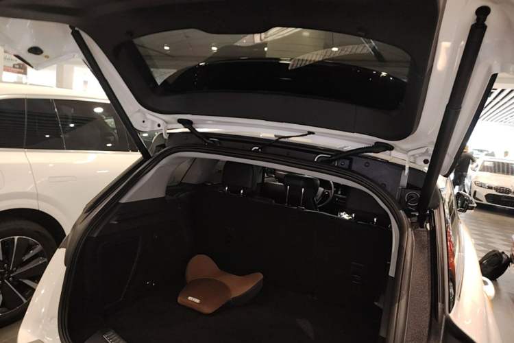 Used Lincoln Corsair 2020 2.0T Two-Wheel Drive Luxury Edition Trunk