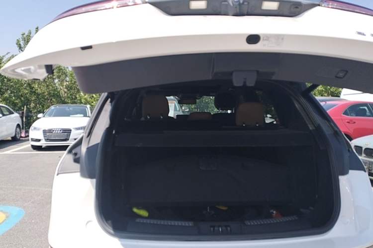 Used Lincoln Corsair 2020 2.0T Two-Wheel Drive Luxury Edition Trunk