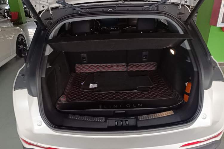 Used Lincoln Corsair 2020 2.0T Four-Wheel Drive Luxury Edition Trunk