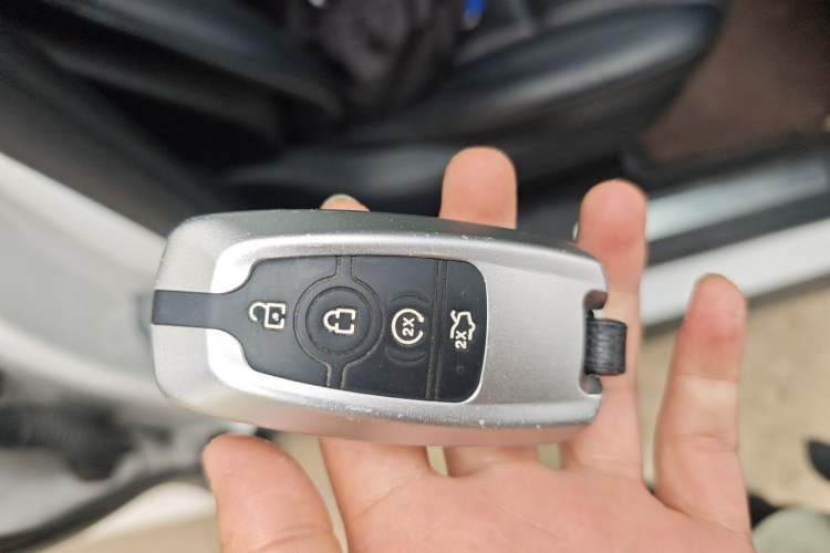 Used Lincoln Corsair 2020 2.0T Two-Wheel Drive Luxury Edition Vehicle Key