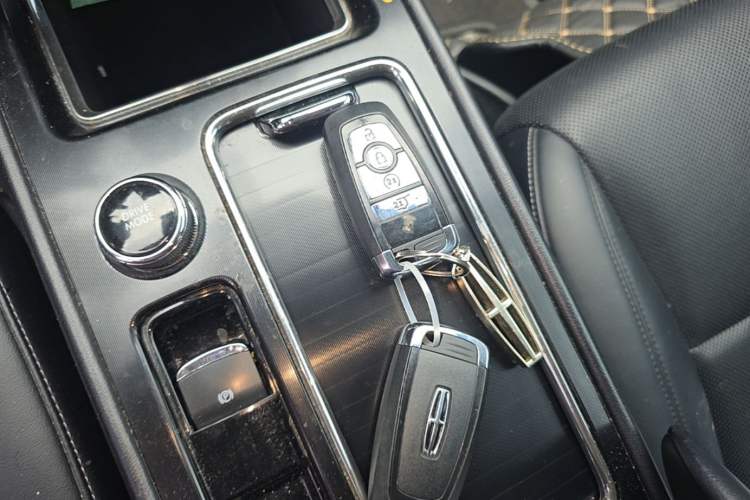 Used Lincoln Corsair 2020 2.0T Two-Wheel Drive Luxury Edition Vehicle Key