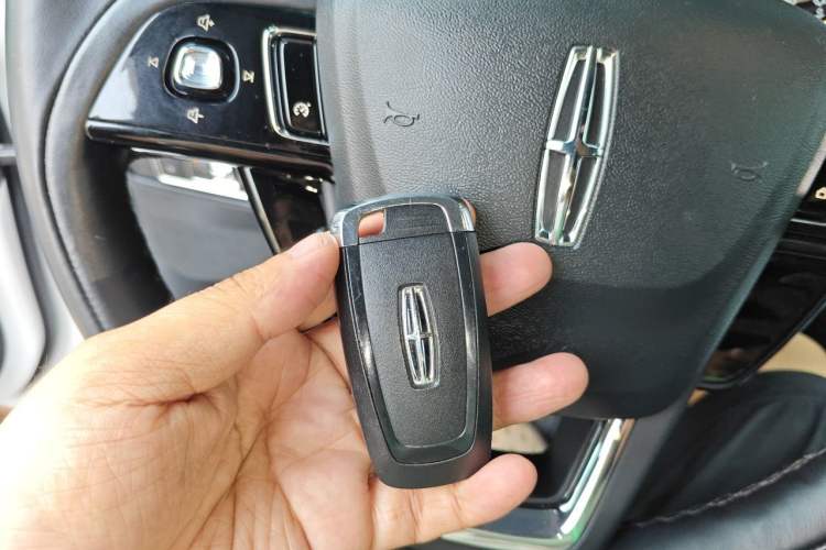 Used Lincoln Corsair 2020 2.0T Two-Wheel Drive Luxury Edition Vehicle Key