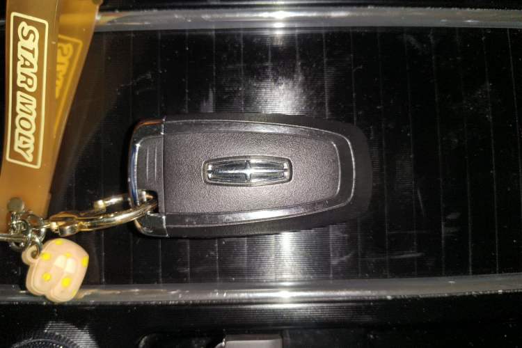 Used Lincoln Corsair 2020 2.0T Two-Wheel Drive Luxury Edition Vehicle Key