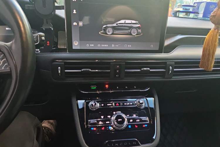 Used Lincoln Corsair 2021 2.0T Two-Wheel Drive Deluxe Edition Audio And AC Panel
