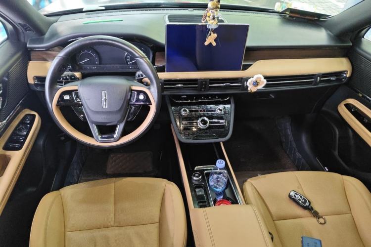 Used Lincoln Corsair 2021 2.0T Two-Wheel-Drive Luxury Edition Center Console