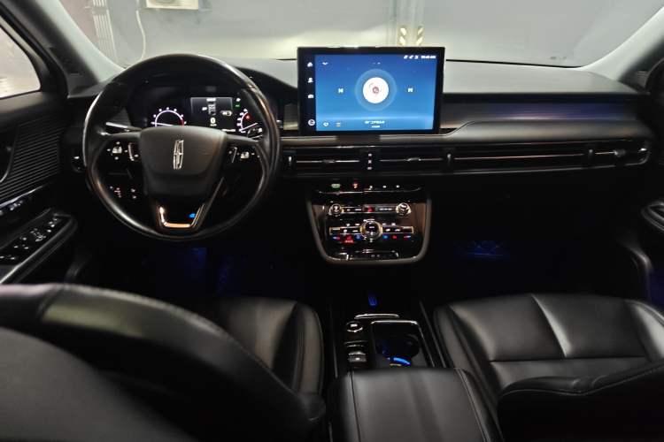 Used Lincoln Corsair 2021 2.0T Two-Wheel Drive Deluxe Edition Center Console