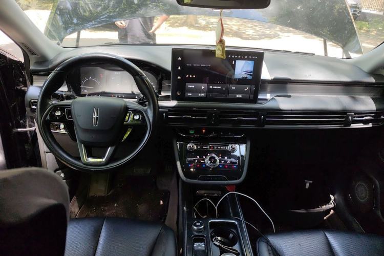 Used Lincoln Corsair 2021 2.0T Two-Wheel Drive Deluxe Edition Center Console
