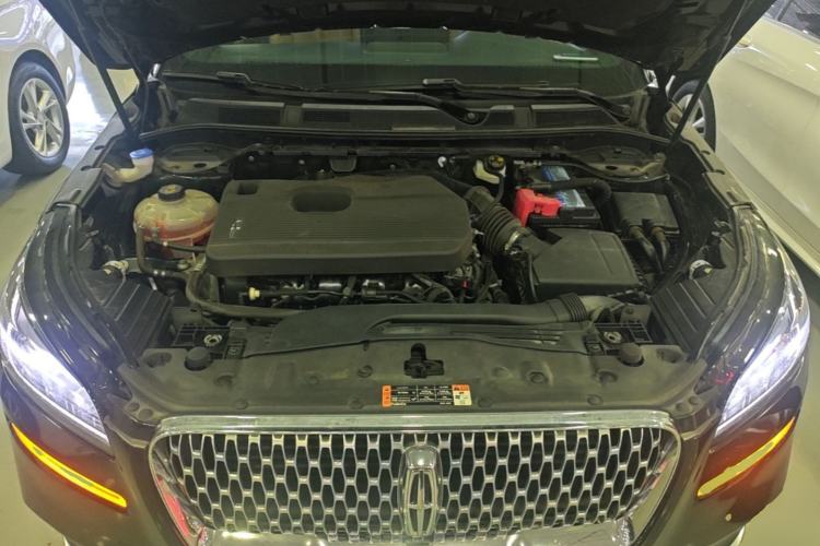 Used Lincoln Corsair 2021 2.0T Two-Wheel-Drive Luxury Edition Engine Bay