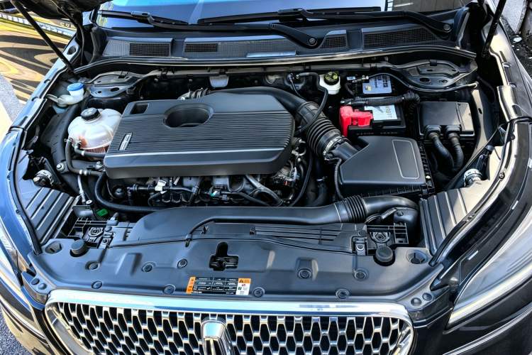 Used Lincoln Corsair 2021 2.0T Two-Wheel Drive Deluxe Edition Engine Bay