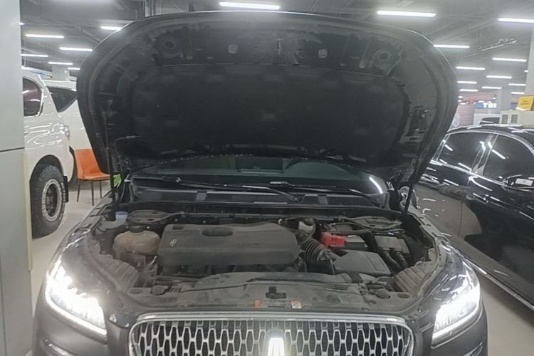 Used Lincoln Corsair 2021 2.0T Two-Wheel-Drive Luxury Edition Engine Bay