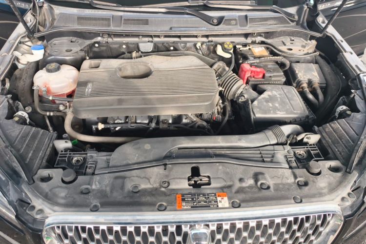 Used Lincoln Corsair 2021 2.0T Two-Wheel Drive Deluxe Edition Engine Bay