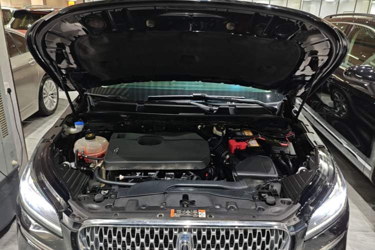 Used Lincoln Corsair 2021 2.0T Two-Wheel Drive Deluxe Edition Engine Bay