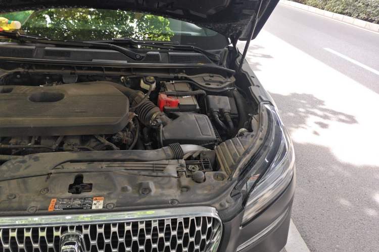 Used Lincoln Corsair 2021 2.0T Two-Wheel-Drive Luxury Edition Engine Bay Left