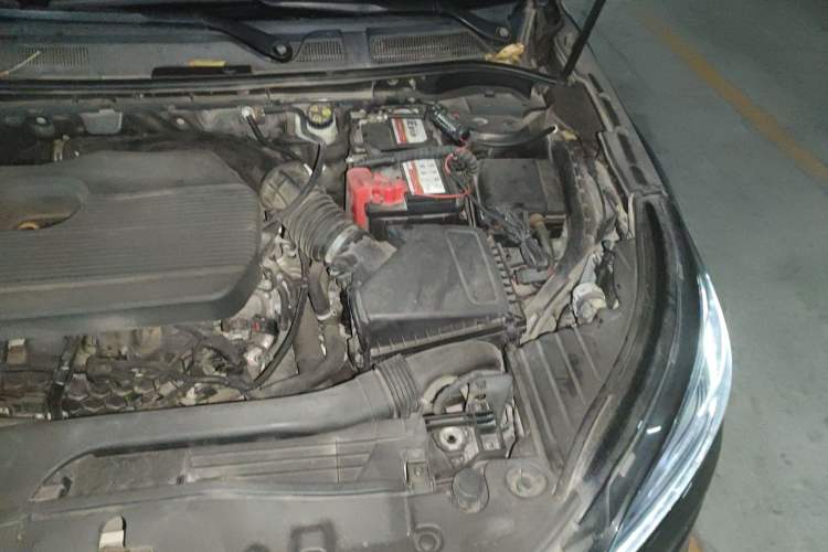 Used Lincoln Corsair 2021 2.0T Two-Wheel Drive Deluxe Edition Engine Bay Left