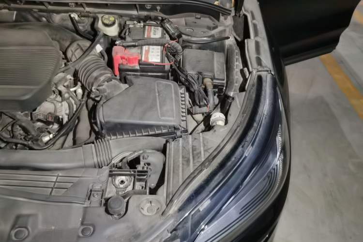 Used Lincoln Corsair 2021 2.0T Two-Wheel Drive Deluxe Edition Engine Bay Left